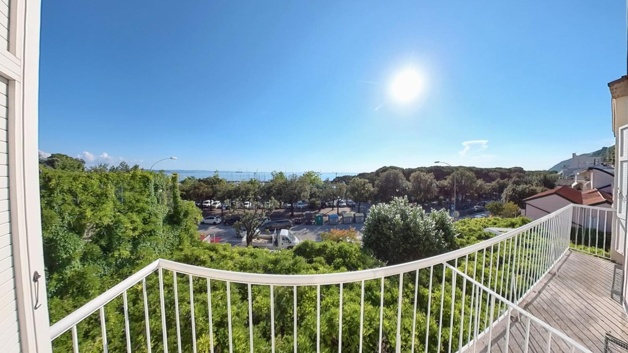 Hotel Tritone Τεργέστη Εξωτερικό φωτογραφία